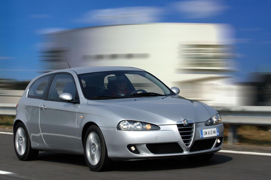  Alfa Romeo 147 3-Door (937A) 2004 года  (фото 39 из 48)